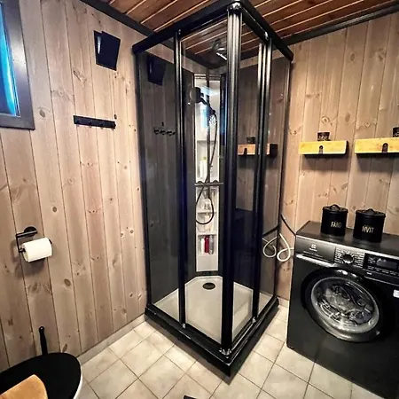 Newly Renovated By Slopes Holiday home